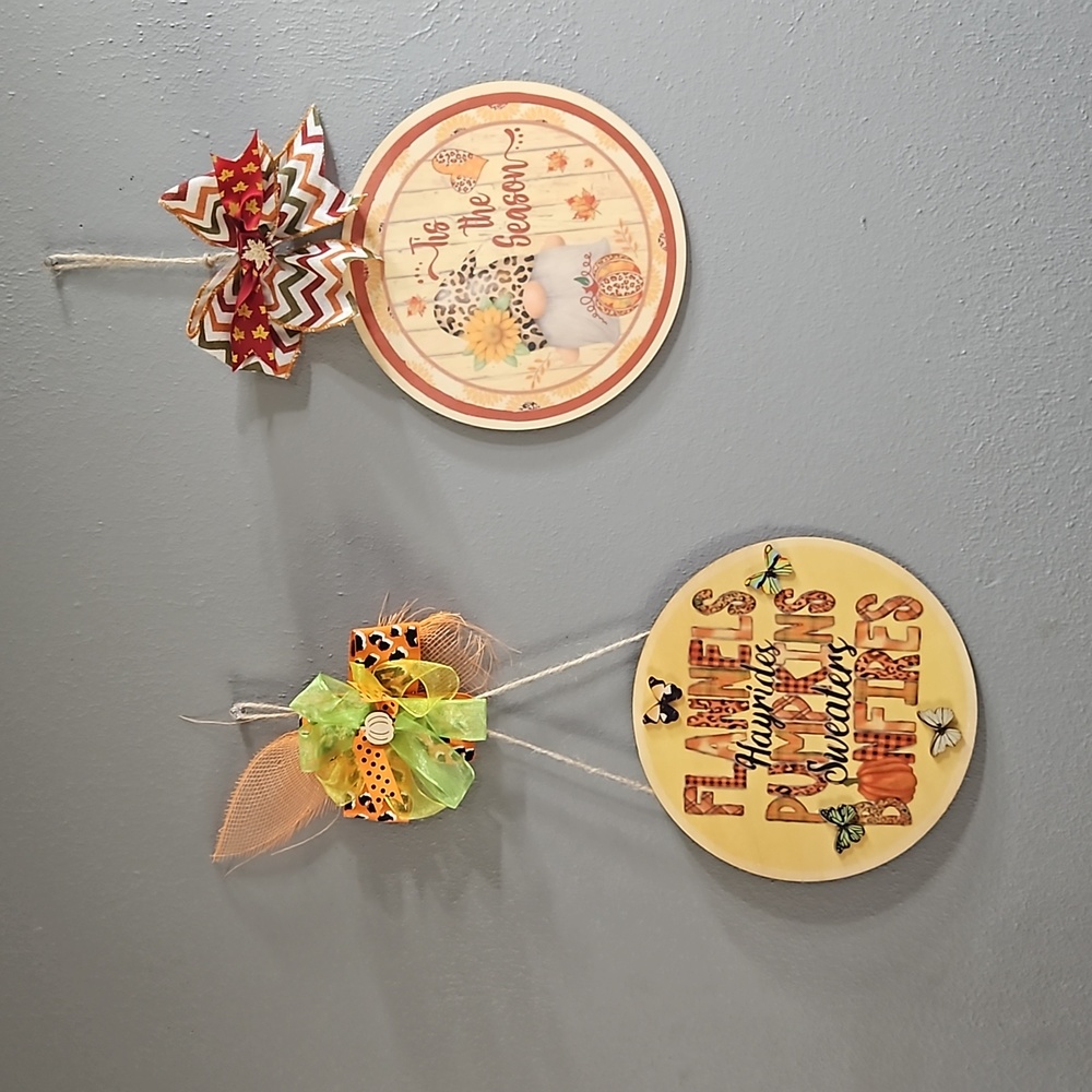 2pc Holiday wall door decor